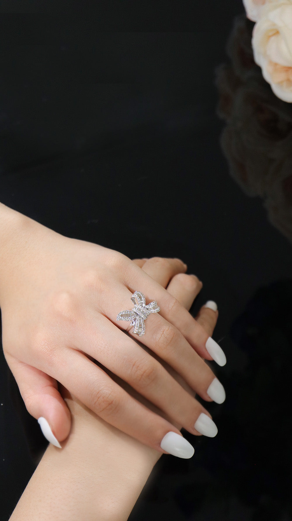 1.0 carats Ribbon Baguette Diamond Ring